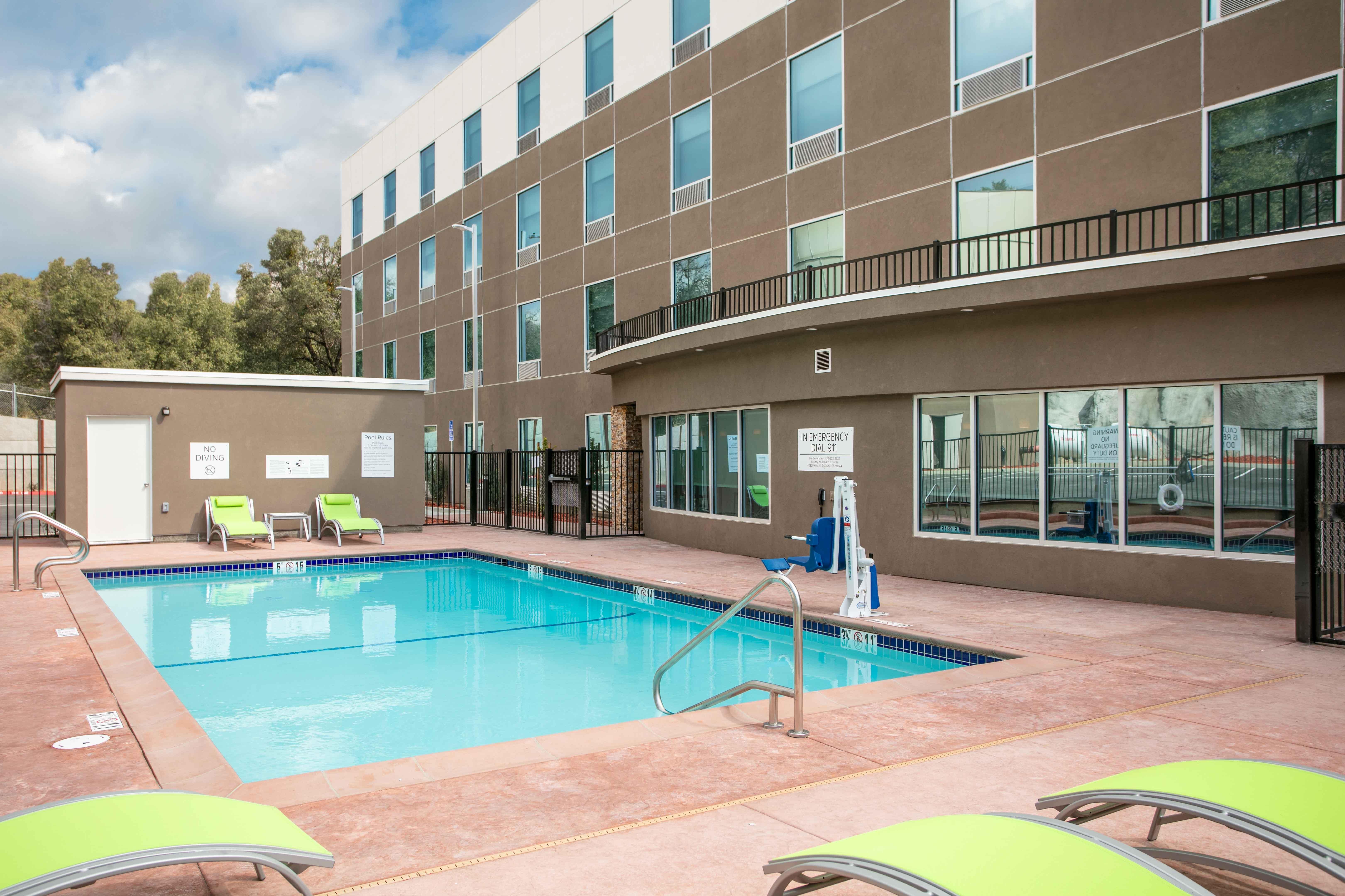 Holiday Inn Express & Suites Oakhurst-Yosemite Park Area By Ihg Ngoại thất bức ảnh