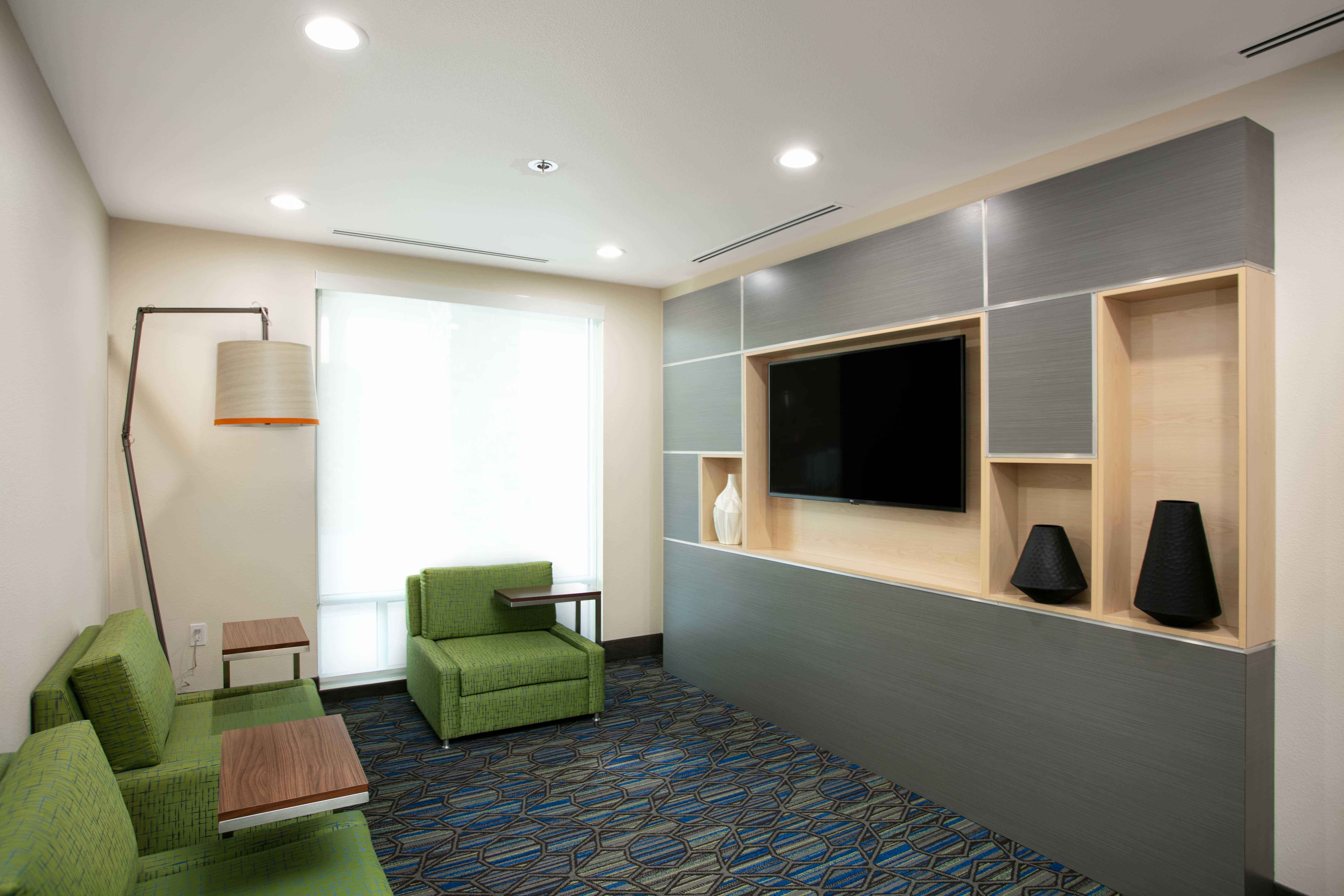 Holiday Inn Express & Suites Oakhurst-Yosemite Park Area By Ihg Ngoại thất bức ảnh