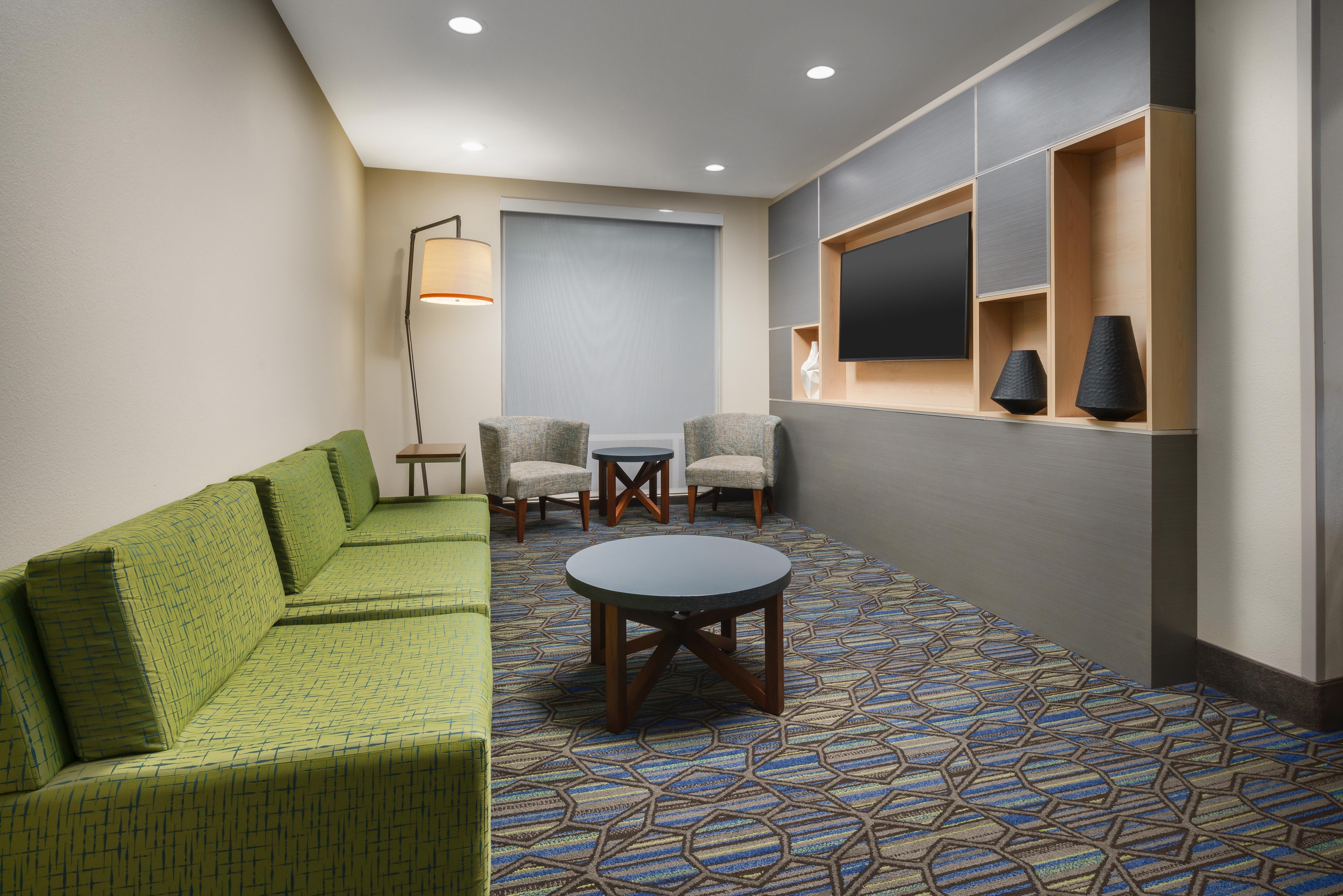 Holiday Inn Express & Suites Oakhurst-Yosemite Park Area By Ihg Ngoại thất bức ảnh